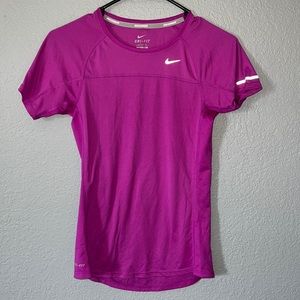 3/$15 Nike Dri-Fit Tee 🤍